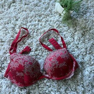 Elegant red lace push-up, super cute, sexy bra with intricate white lace accents